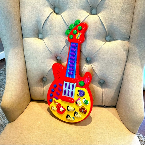 2003 Original The Wiggles Red Musical Guitar Songs & Sounds Toy Spin Master - Picture 1 of 9